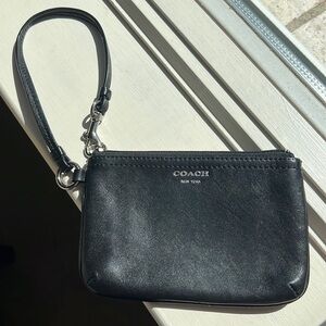 COACH BLACK LEATHER WRISTLET